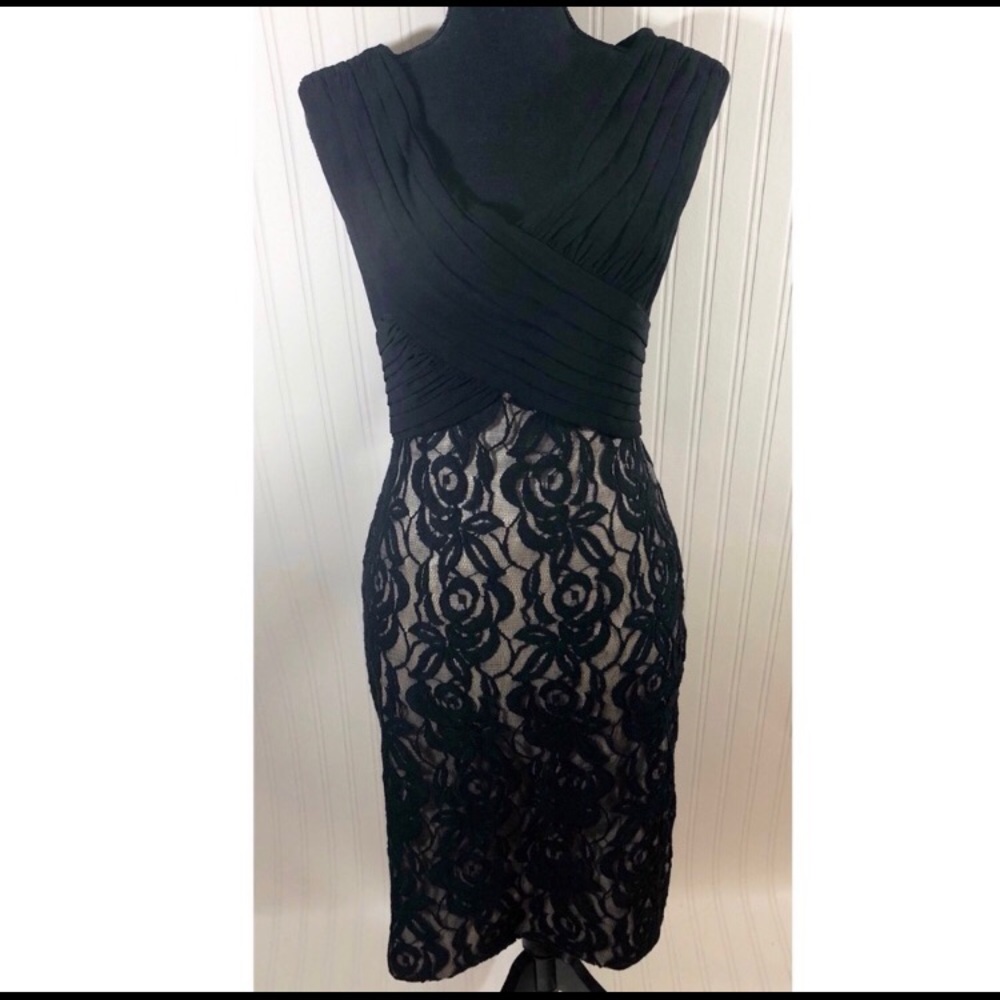Plunge neck Adrianna Papell Black & Cream Dress